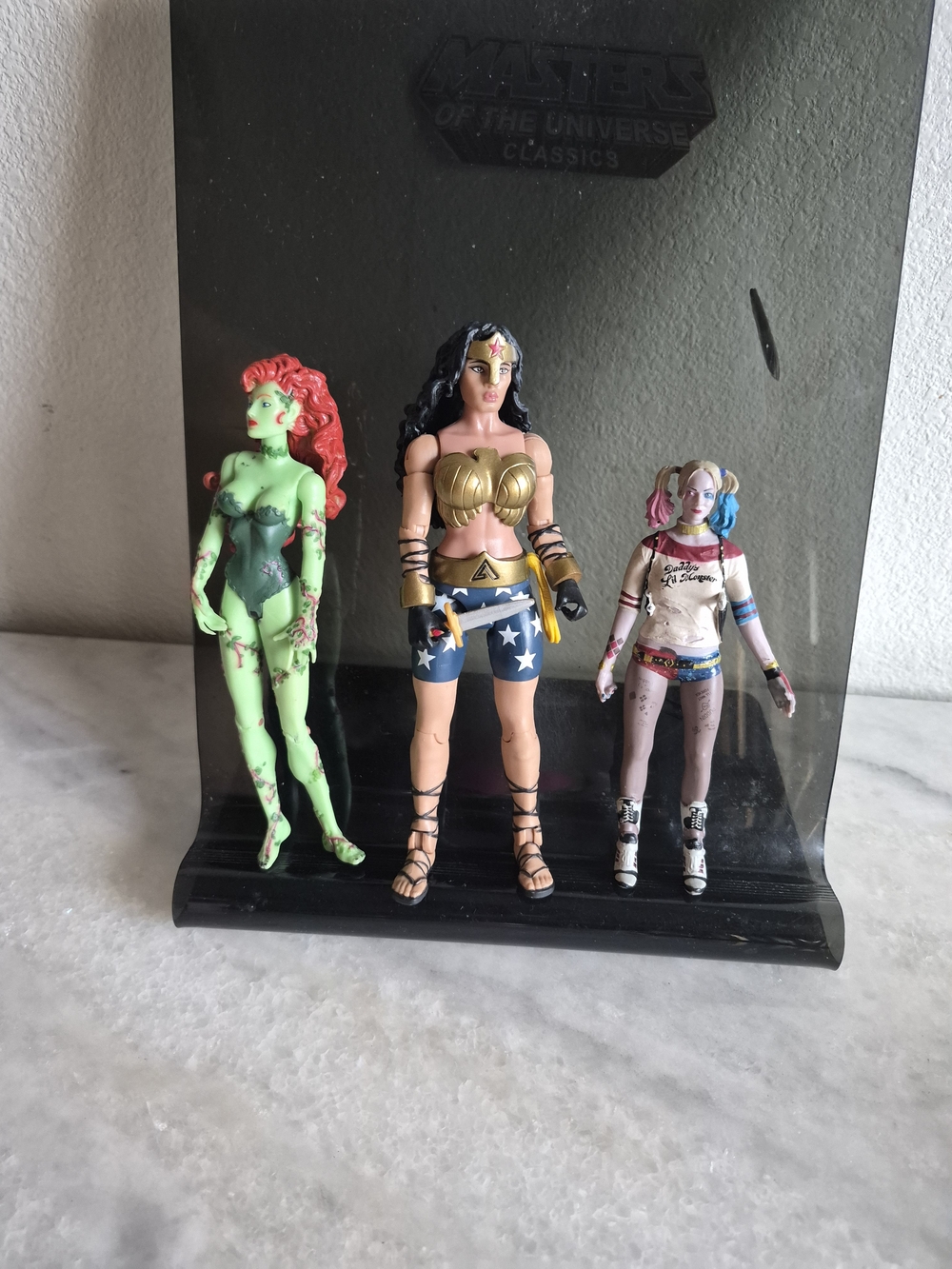 Lot of three DC figures Wonder Woman, Harley Quinn an Poison Ivy 6" Preowned